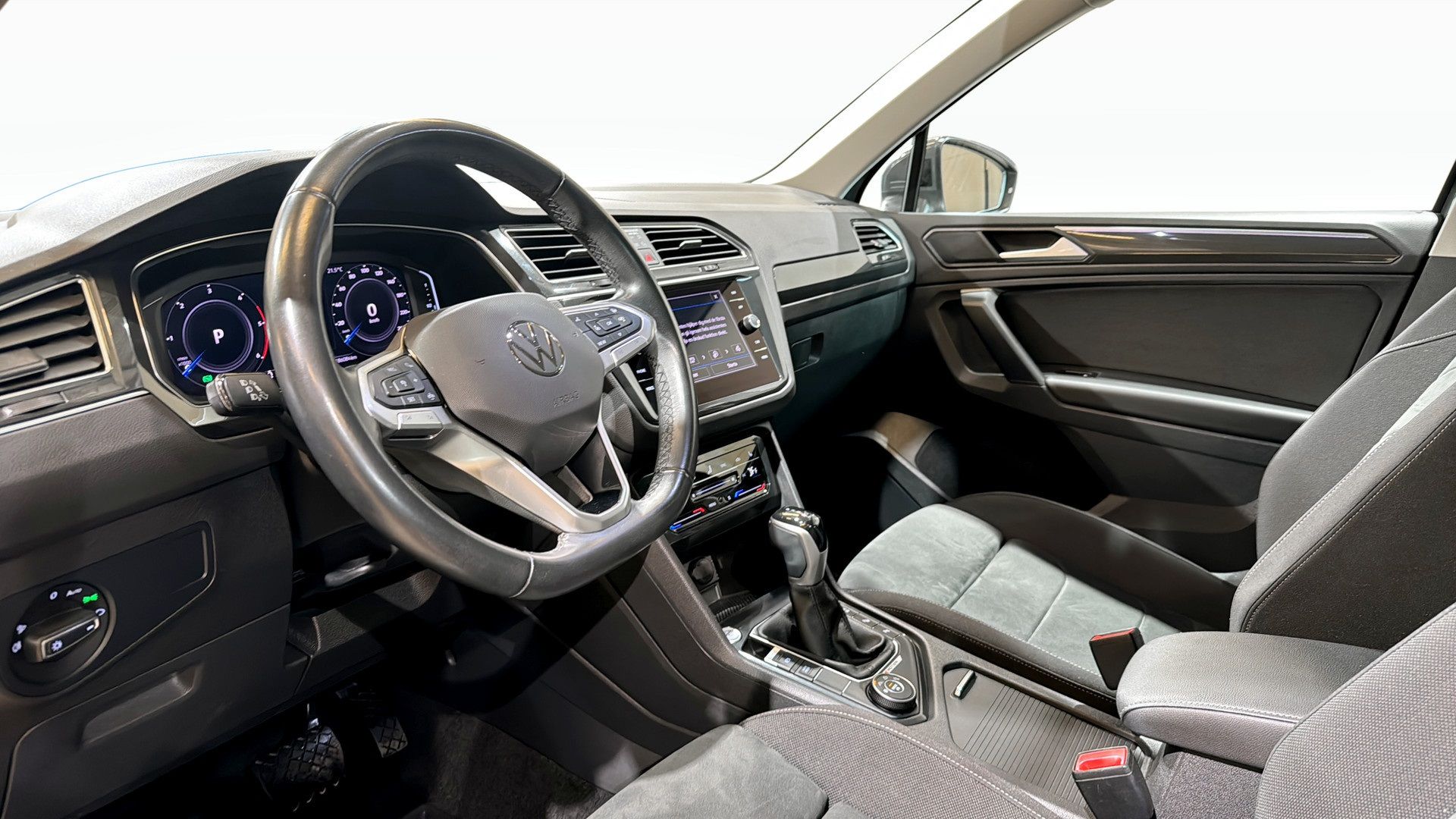 Volkswagen Tiguan 2021, bild 7/10