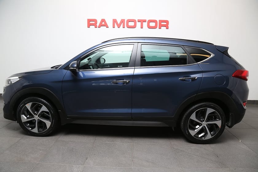 Bild 2 av Hyundai Tucson 1,6 T-GDI 177hk Premium AWD Aut Pano Skinn Motorv Drag