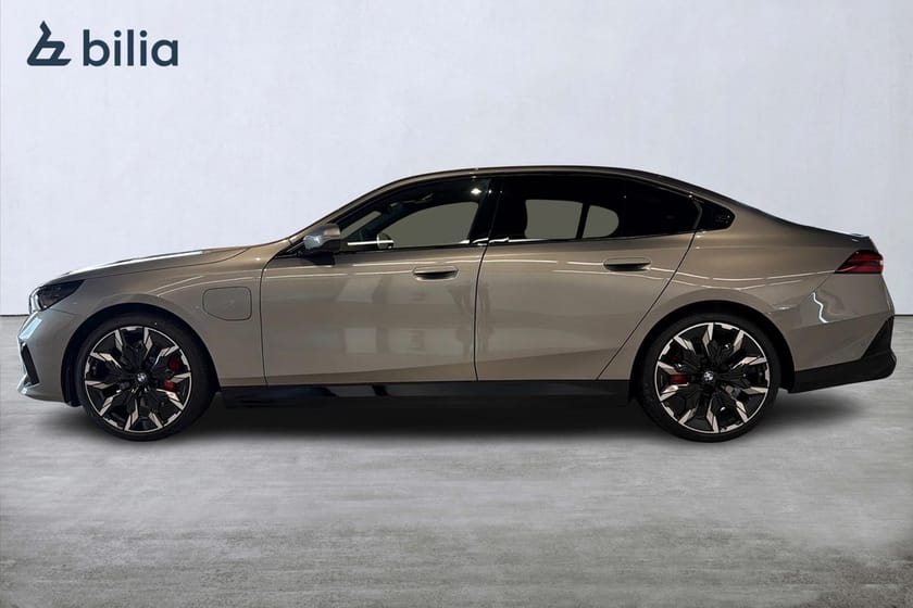 Bild 3 av BMW 530e xDrive M-sport Pro |DEMO| Drag | Panorama | B&W  | 360