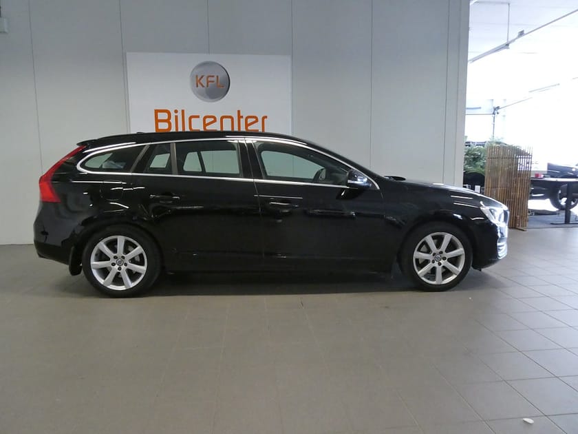 Bild 5 av Volvo V60 D4 AWD Classic Aut-Drag-Värmare-Rattvärme*NYSERVAD*-SoV