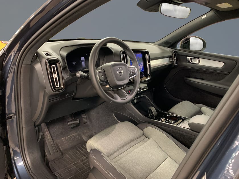 Bild 5 av Volvo XC40 B4 FWD Bensin Plus Dark//Adaptiv Farthållare//Kamera//