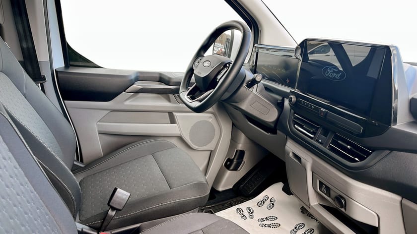 Bild 3 av Ford Tourneo Custom 340 Plug-in Hybrid Titanium Phev FWD Aut