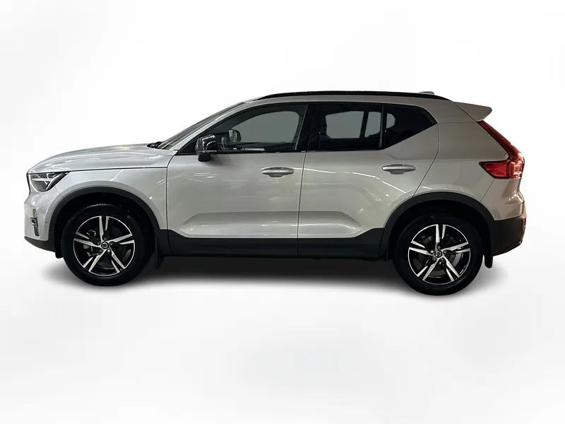 Bild 3 av 14 – Volvo XC40 B3 FWD Bensin Plus Dark