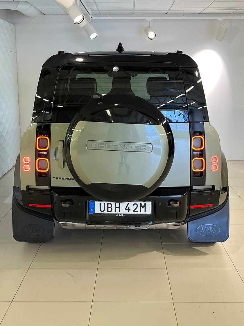 Bild 4 av Land Rover Defender P400e PHEV 110 X / 6-sits / Momsbil
