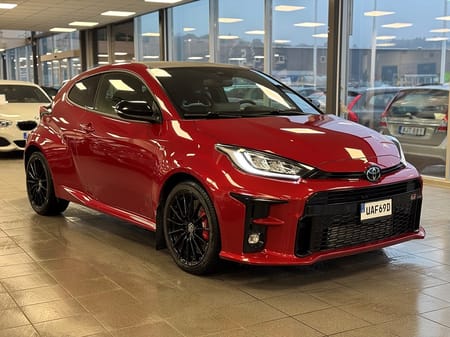 Toyota GR Yaris iMT Akrapovič GR-Four Circuit Pack 261Hk