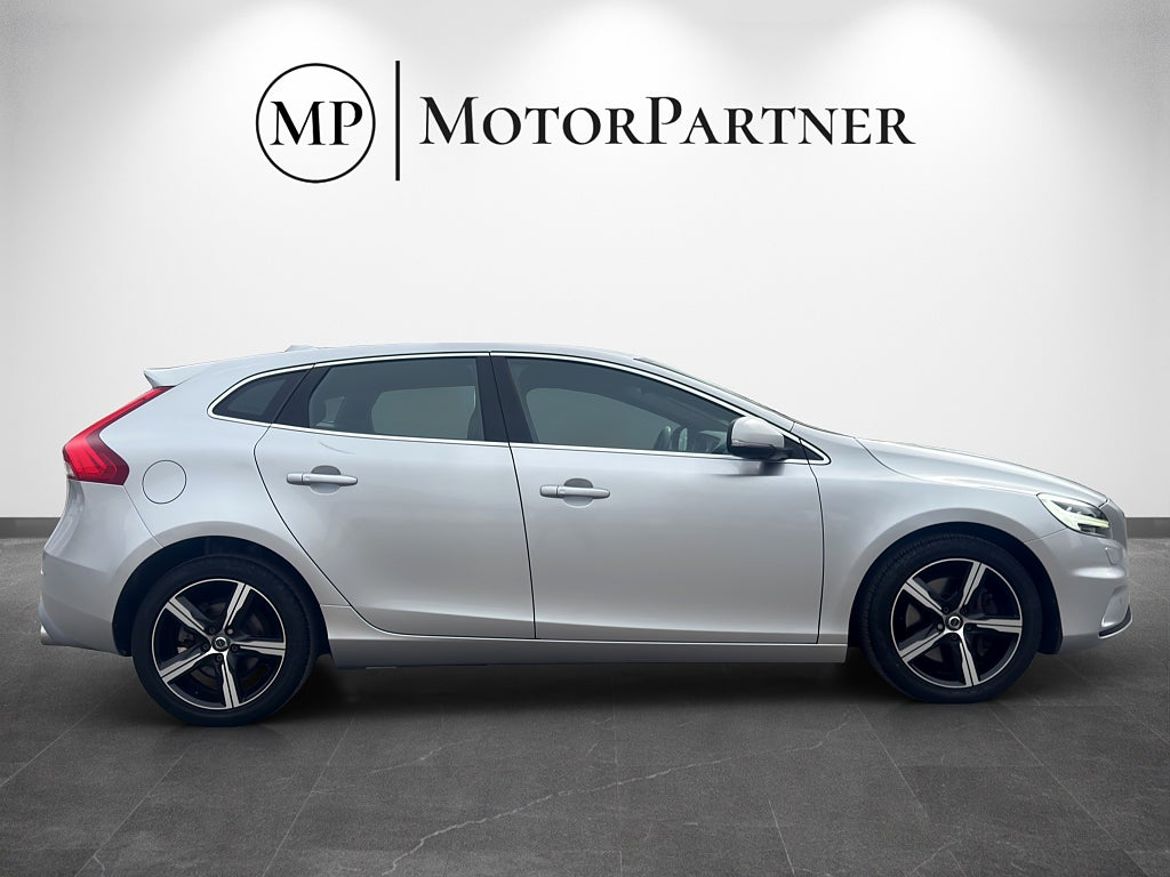 Volvo V40, bild 8 av 17
