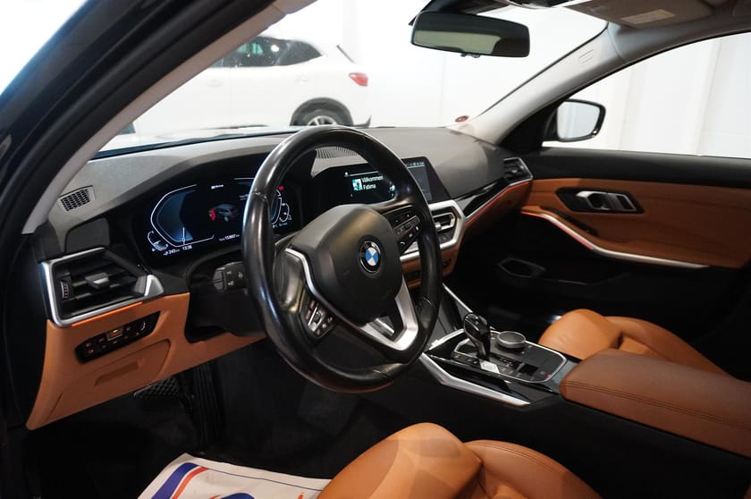 Bild 2 av BMW 330e xDrive Touring Sport Drag Fartpilot Läder HiFi 292hk