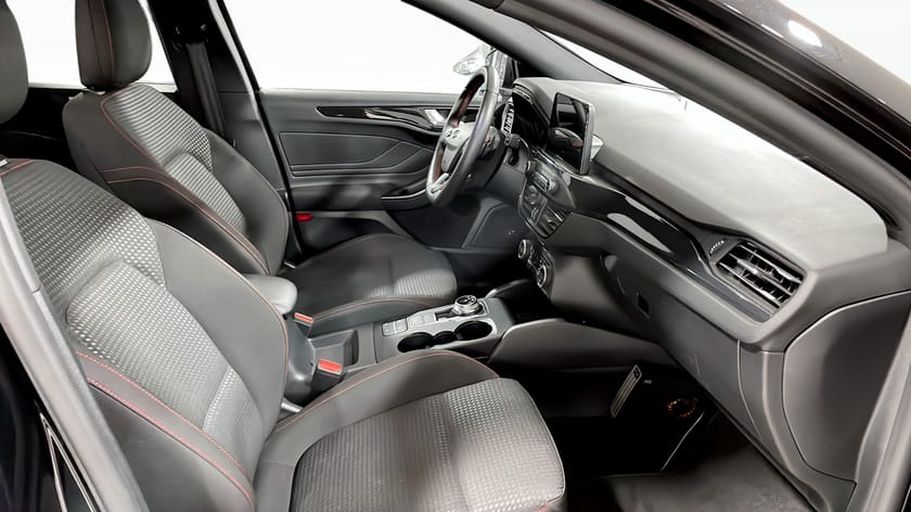 Bild 3 av Ford Focus Kombi ST-Line 1.0T EcoBoost 125hk Automat Dragkrok
