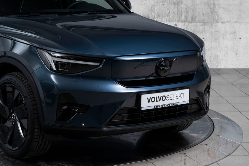 Bilde 2 av Volvo EX40 Twin Motor Ultra | Krok | Black Edt | Pixel | H&K | 360 | Soltak