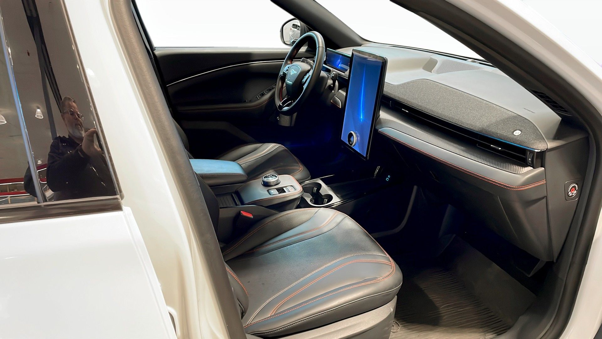 Ford Mustang Mach-E SR AWD 2022, bild 3/9