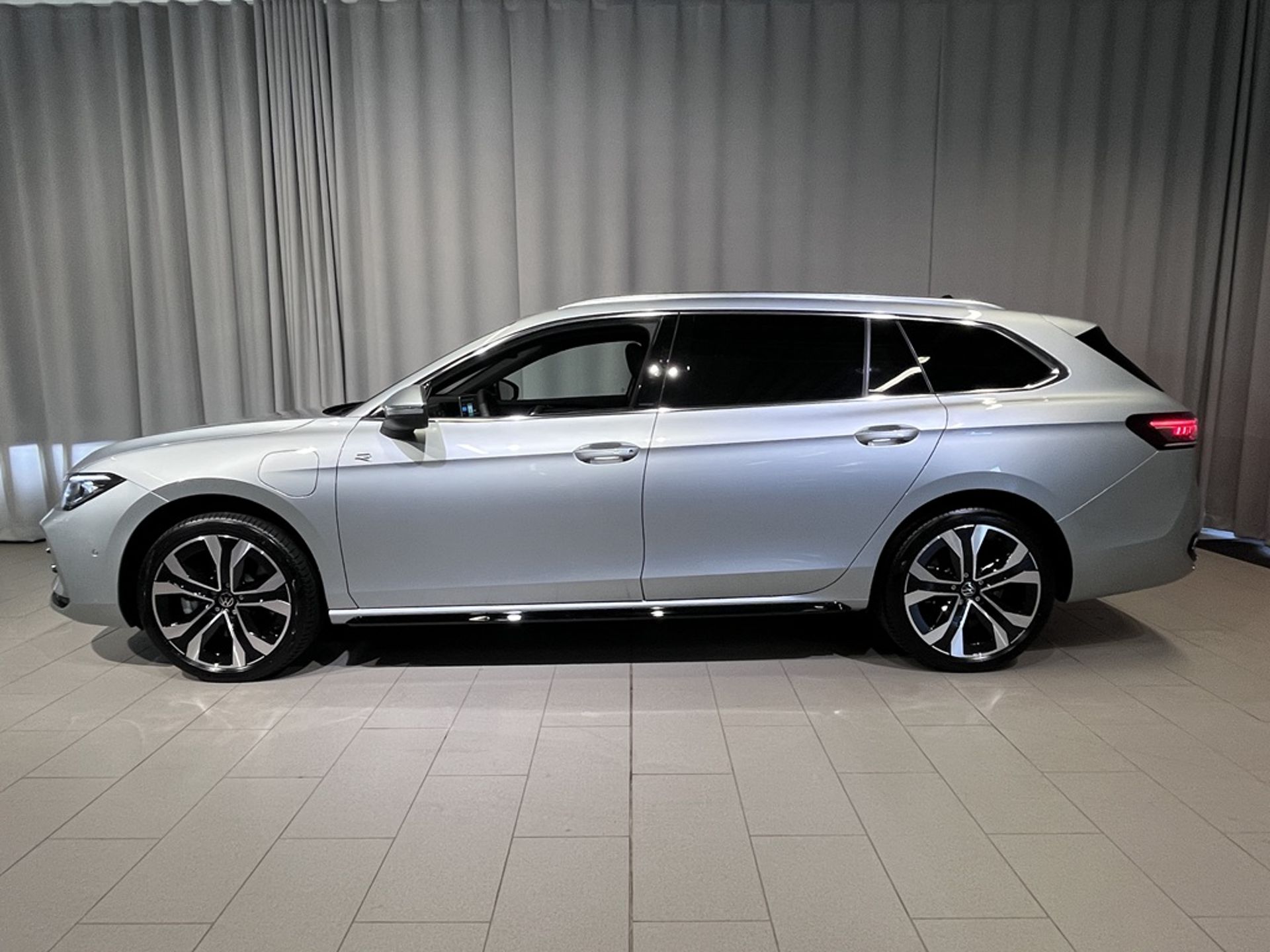 Volkswagen Passat 2027, photo 3/10