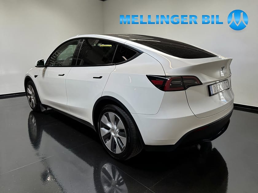 Bild 4 av Tesla Model Y Long Range AWD Panorama Kamera Autopilot Drag