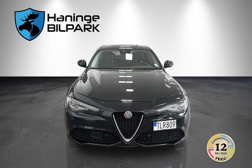 Bild 3 av Alfa Romeo Giulia 2.0 TURBO 16V Q4 VELOCE SUPERDEAL 3.95% / HARMAN KARDON