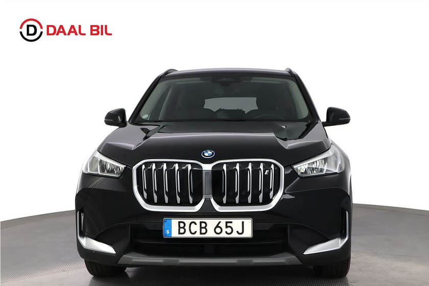 Bild 3 av BMW iX1 xDrive30 306HK 64,7kWh DRAG B-KAMERA VÄRMARE NAVIGATION
