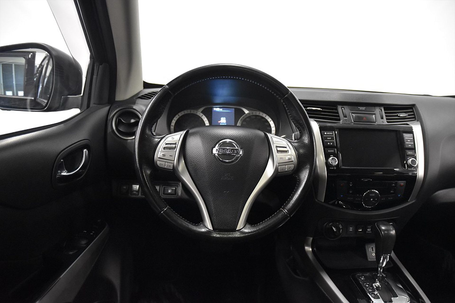Nissan Navara Dubbelhytt 2.3 dCi 4WD 2019, kuva 2/10
