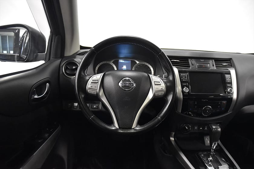 Bild 2 av Nissan Navara Dubbelhytt 2.3 dCi 4WD Aut Vinsch Drag B-kam Navi 190hk