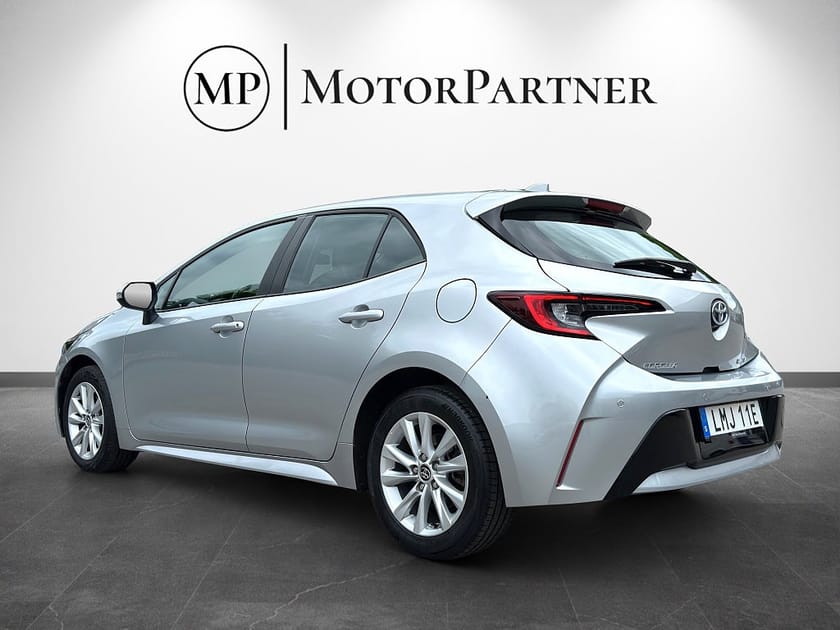 Bild 5 av Toyota Corolla Hybrid e-CVT Active Plus Kamera Cockpit 140hk