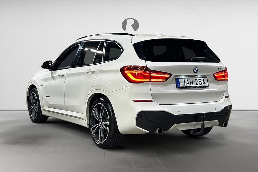 Bild 5 av BMW X1 xDrive20d Steptronic 190 HK AUT M-SPORT NAVI H&K DRAG 19"