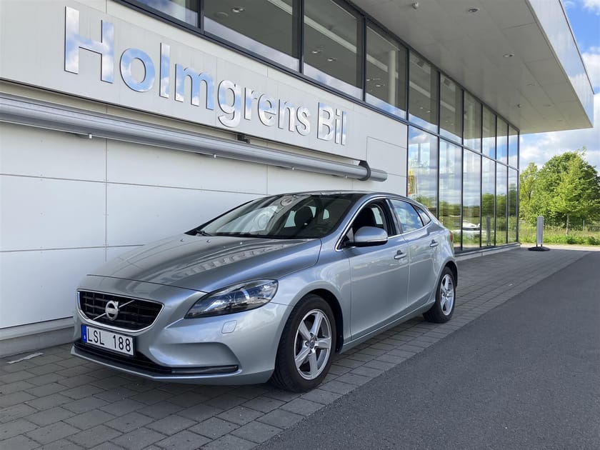 Bild 1 av Volvo V40 D2 Momentum Panorama Kamera Drag Värmare