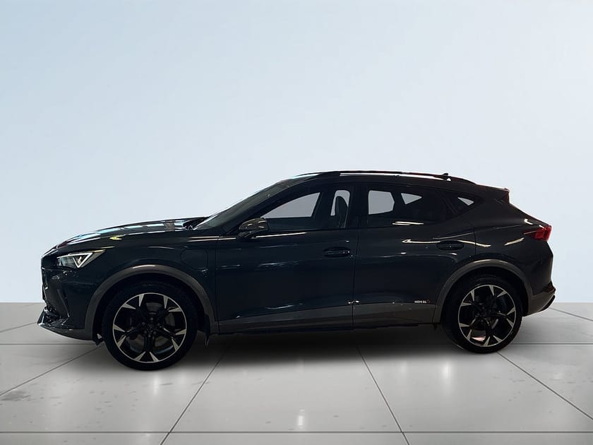 Bild 4 av CUPRA Formentor VZ e-Hybrid Drag Mvärme 360° kamera Navi Rattvärme S&V