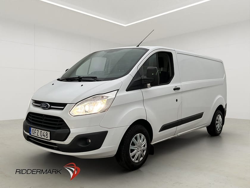 Bild 1 av Ford Transit Custom 290 transit-custom L2  Ny-Kamrem Värmare PDC Dragkrok Moms