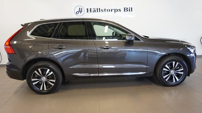 Bild 2 av Volvo XC60 Recharge T6 AWD/Core Edition/BACKKAMERA/PANO/DRAG
