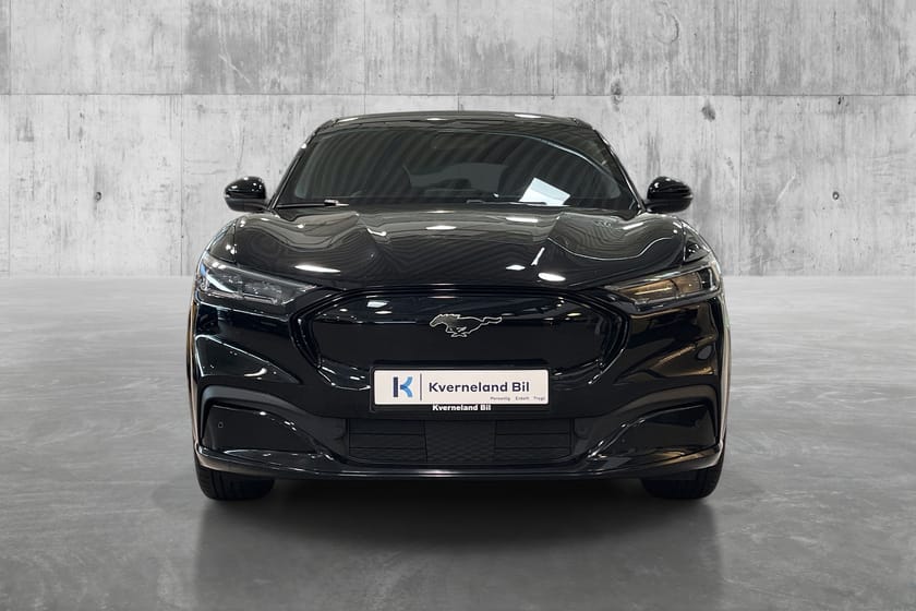 Bilde 2 av Ford Mustang Mach-E Standard Range AWD SR ACC/Skinn/BLIS/El.stoler