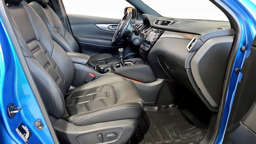Bild 3 av Nissan Qashqai DIG-T 115 TEKNA+ 6M/T BOSE  / PANORAMA