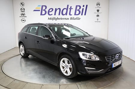 Volvo V60 D5 Twin Engine AWD | Dragkrok | Momentum