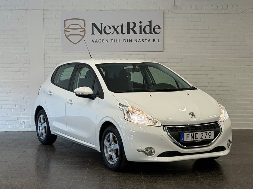 Bild 1 av Peugeot 208 5-dörrar 1.2 VTi 82 Euro 5 | SoV-hjul | 5300 mil |