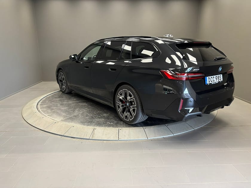 Bild 3 av BMW 530e xDrive Touring M Sport Business Edt Comfort-paket BW-Ljud Drag DEMO