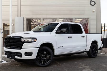 RAM 1500 Crew Cab Dodge Laramie Night Premium 420HK LÅG SKATT| 4 750:-/mån