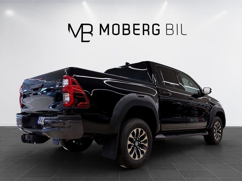 Bild 4 av Toyota Hilux Dubbelhytt D-Cab 2.8 4WD 204hk GR-Sport Drag Navi 360