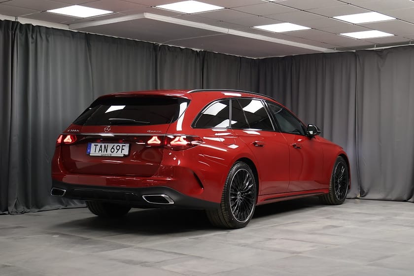 Bild 2 av Mercedes-Benz E 300 de 4MATIC T