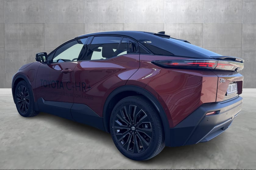 Bilde 2 av Toyota C-HR+ Executive Panorama I AWD I H.feste
