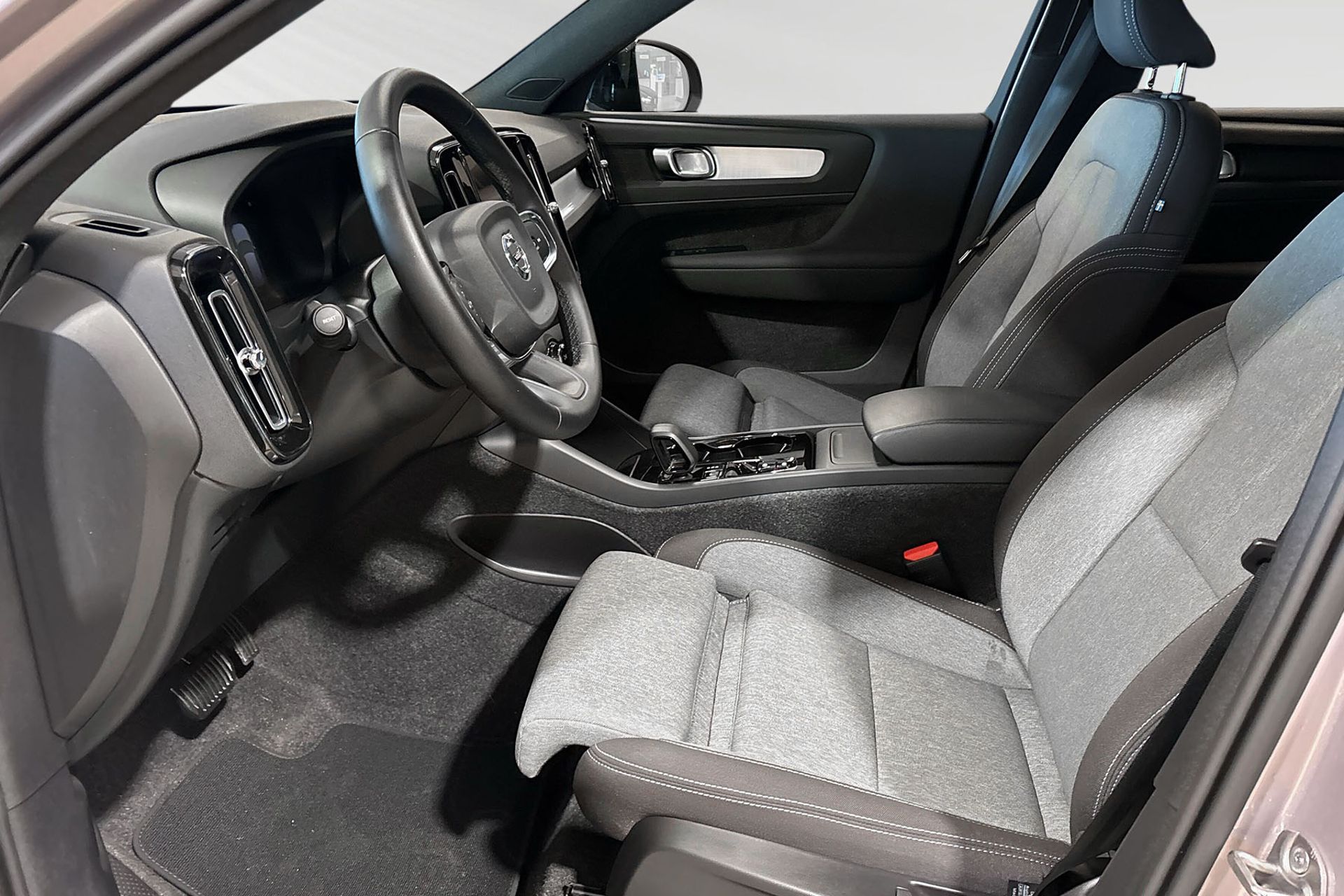 Volvo XC40 B4 FWD Bensin Plus Dark 2026, kuva 7/10