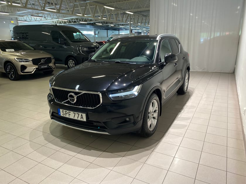 Bild 2 av Volvo XC40 B4 FWD Bensin Momentum Advanced SE