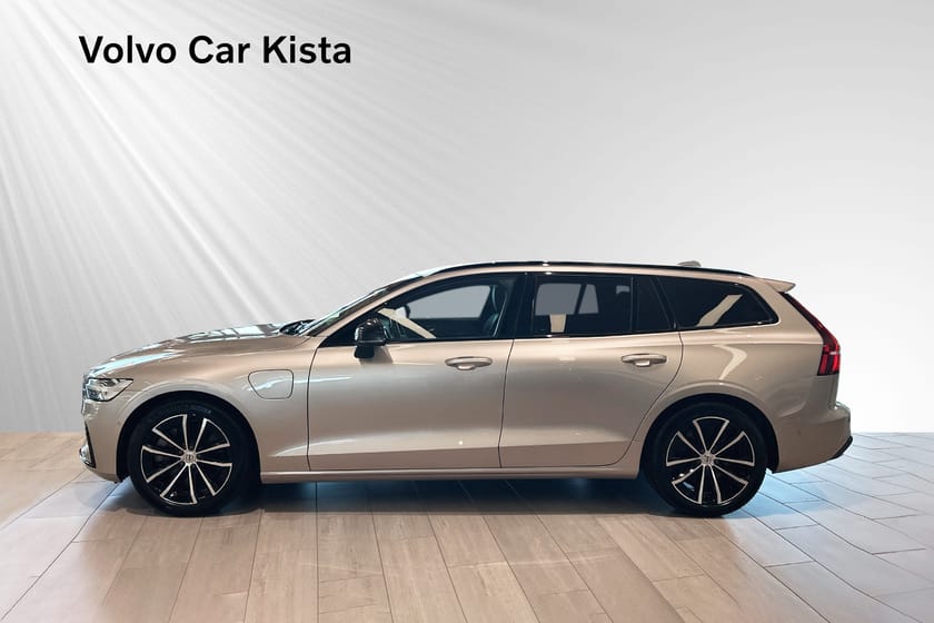 Bild 3 av Volvo V60 Recharge T8 Plus Dark Panorama H/K 360Kam