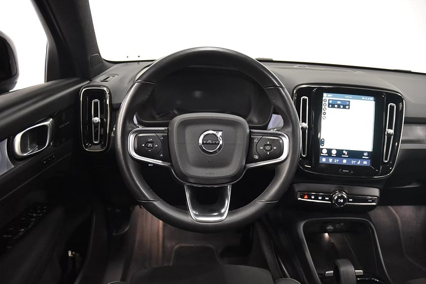 Bild 2 av Volvo C40 Recharge Twin Ultimate AWD Pano H/K P-värm Moms Drag