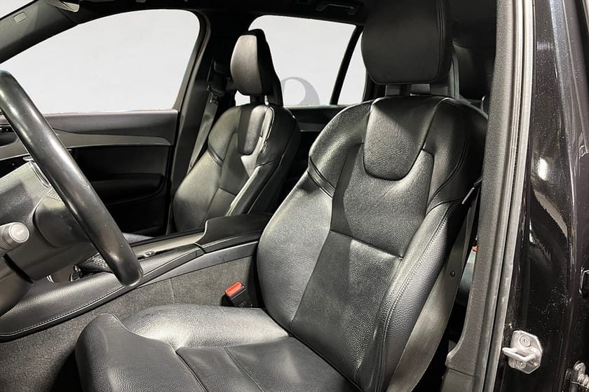 Bild 3 av Volvo XC90 5-seater D5 225 HK AUT AWD INSCRIPTION D-VÄRM DRAG KAMREM BYTT