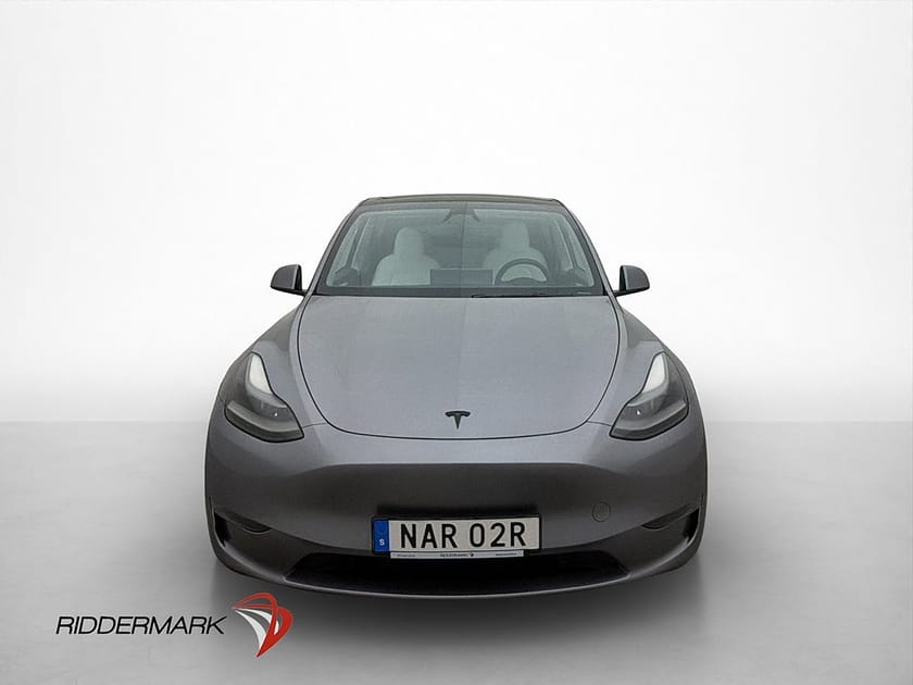 Bild 3 av Tesla Model Y Performance MOMS Quicksilver Matrix HW4 Värmep