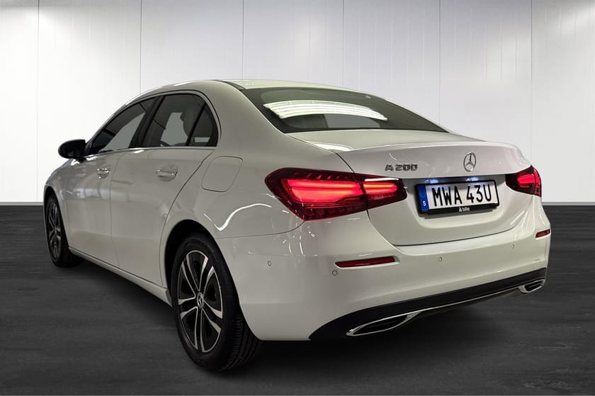 Bild 4 av Mercedes-Benz A 200 Sedan Elstolar/Metallic/Panelbelysning