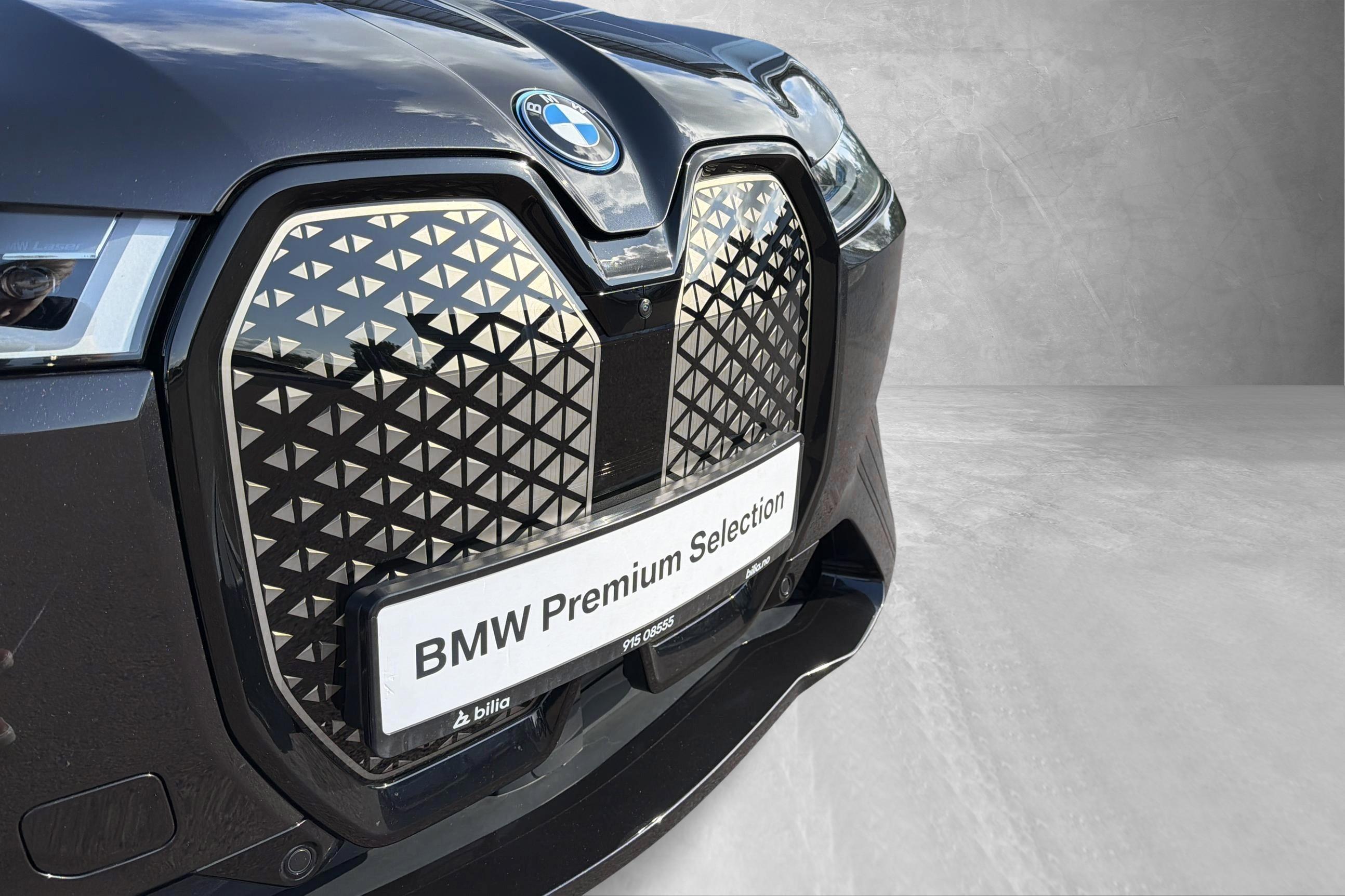 BMW iX xDrive40, 326hk, 2022
