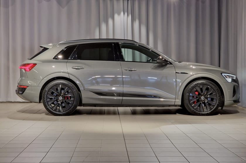 Bild 4 av Audi Q8 55 e-tron quattro | B&O | Pano | 360 vy | Matrix |