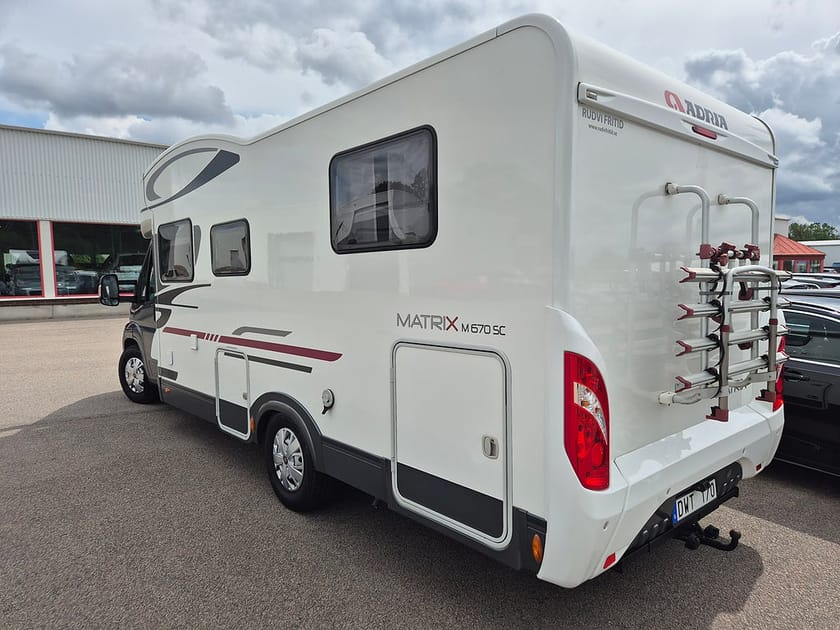Bild 3 av Adria Mobil Matrix 670 M 2,3D 130HK Husbil