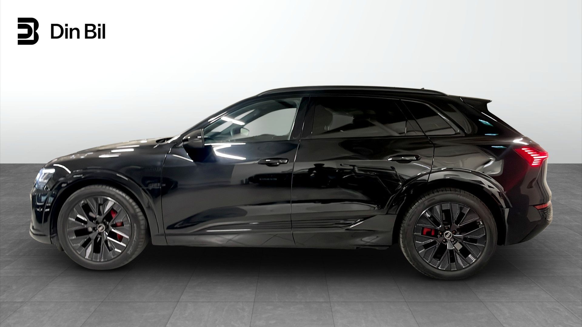 Audi Q8 e-tron Q8 55 e-tron quattro 2024, photo 2/10