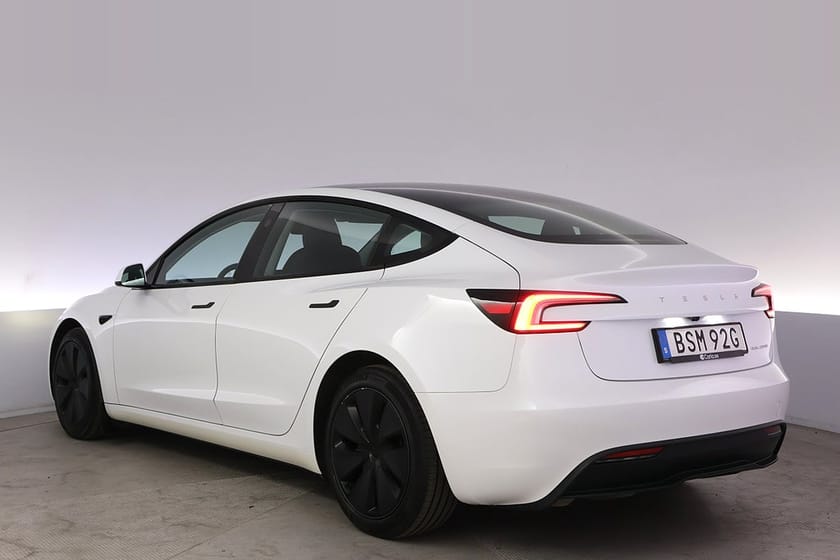 Bild 4 av Tesla Model 3 Long Range AWD Highland Autopilot Panorama