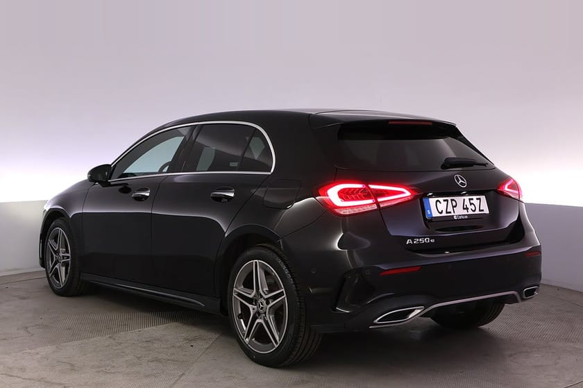 Bild 4 av Mercedes-Benz A 250 e AMG Widescreen Kamera Navi