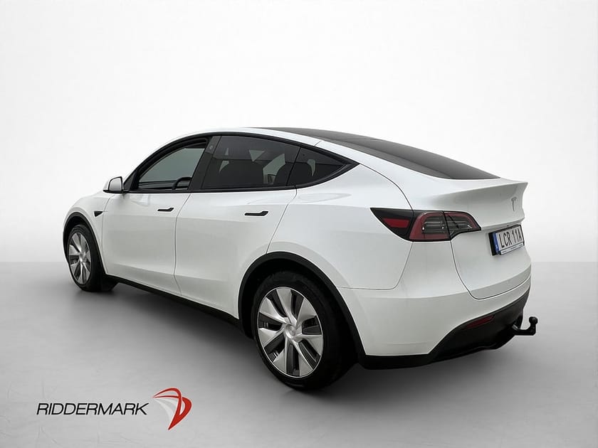 Bild 5 av Tesla Model Y Standard Range RWD Pano Dragkrok AP Svensksåld