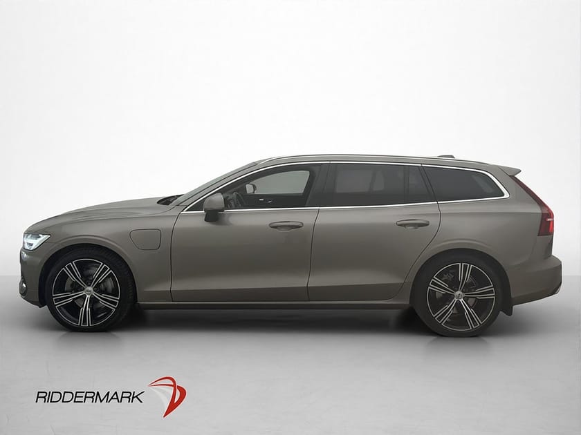 Bild 4 av Volvo V60 T6 AWD Inscription Värm Drag Pano H/K 360° Skinn